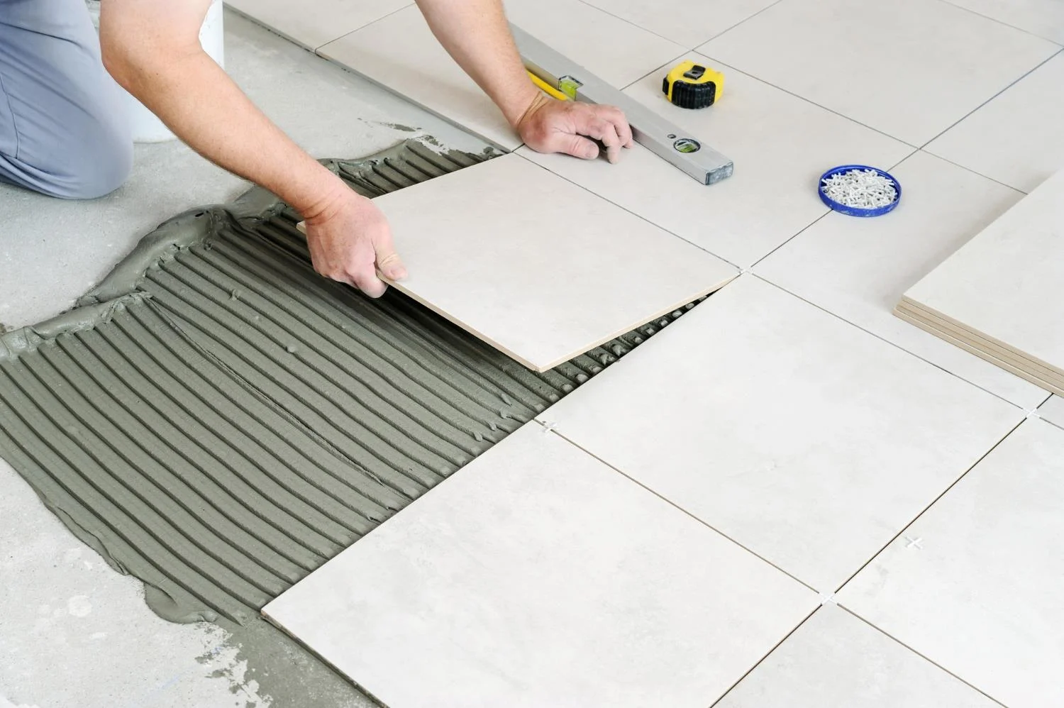 Détail d'une pose de carrelage