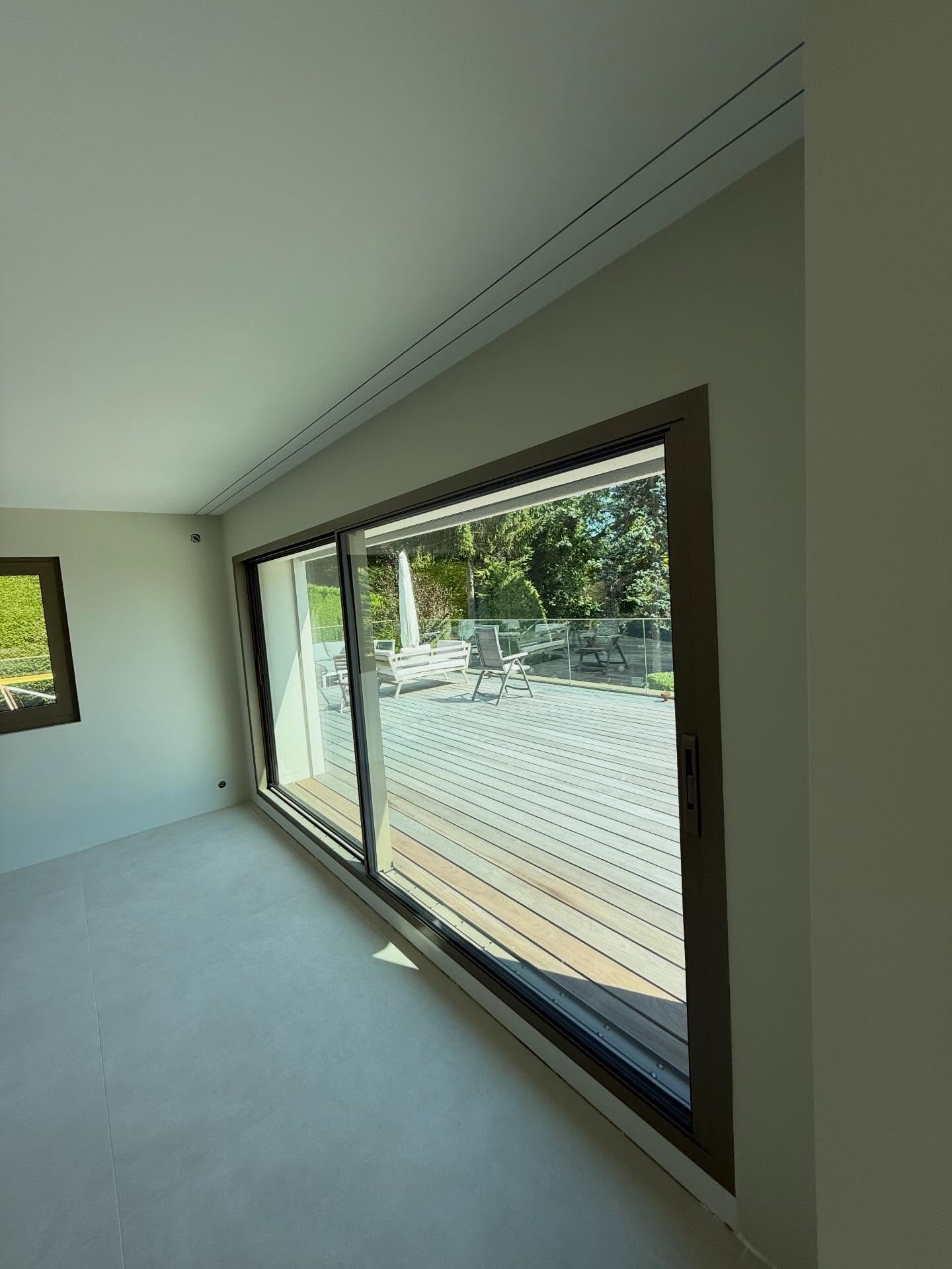 Rénovation intérieure lumineuse avec vue